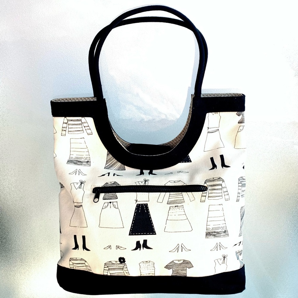 Gurlfriend Black and Off-White All Over Fashion Print Shoulder Purse